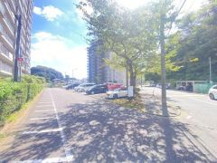 敷地内駐車場は平面自走式で快適
