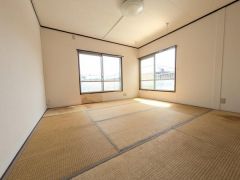 2F和室は窓が2か所陽当り良好