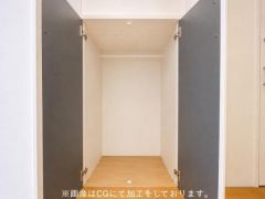 階段下にも収納があり収納豊富