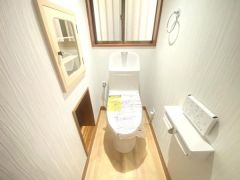 快適な温水洗浄機能付きトイレ