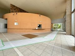 清潔感あるエントランス